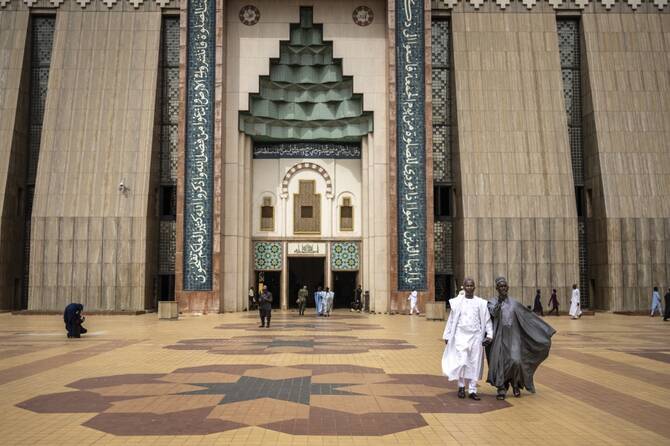 Nigerian Muslims look to Ramadan for peace after US strikes
