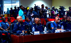 Video: Rwanda police warns Nigerian content creator eating on road while filming