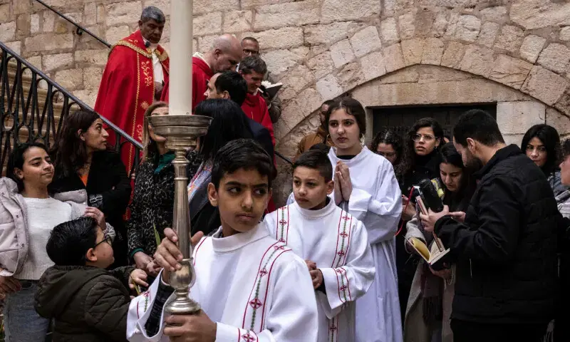 Israel police prevent Jerusalem’s Latin Patriarch from entering Holy Sepulchre on Palm Sunday