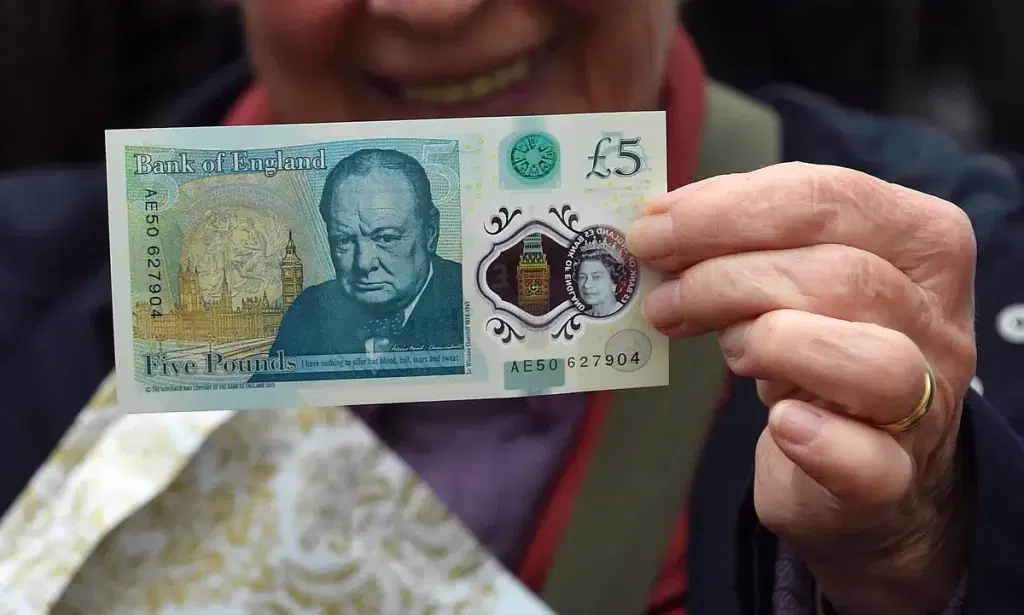 WWII leader Churchill to be removed from UK banknotes