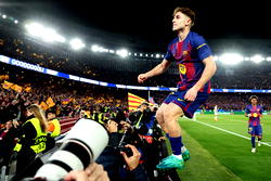 Barcelona demolish Newcastle 7-2 to reach UCL quarters