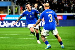 Italy beat Northern Ireland to keep World Cup hopes alive