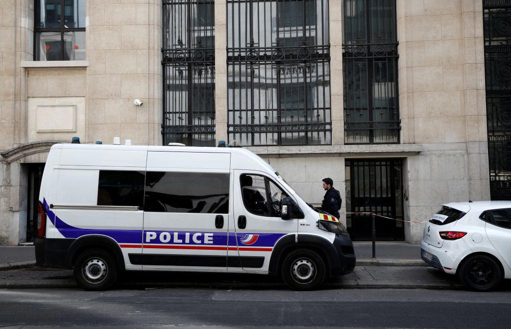 French police stopped a bomb attack outside a US bank in Paris early Saturday when they arrested a man about to set off a homemade explosive