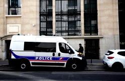 France foils Paris bomb attack outside US bank