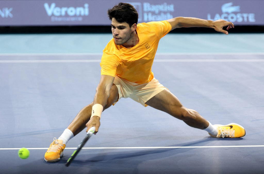 Top-ranked Alcaraz, Sabalenka win Miami openers Top-ranked Alcaraz, Sabalenka win Miami openers