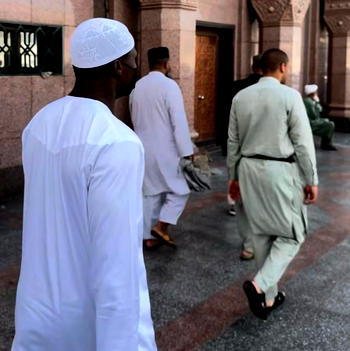 Asake visits holy site in Medina, performs Umrah