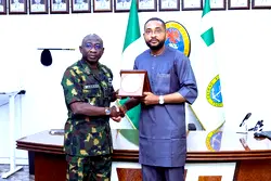 Navy backs enforcement of equipment leasing act