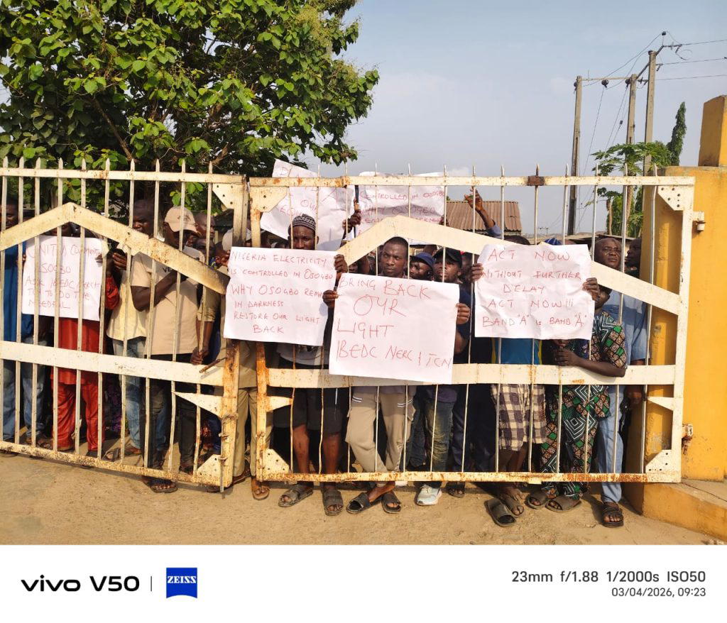 Protesters storm IBEDC Office over poor power supply in Osun