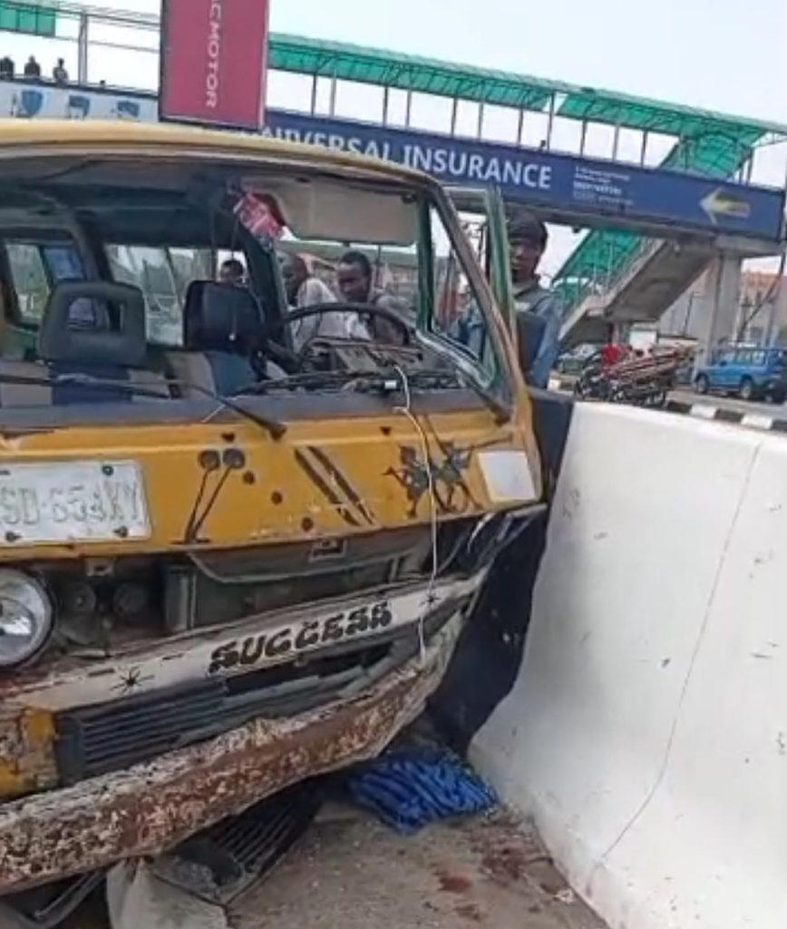 One killed, six injured in lone commercial bus crash in Lagos
