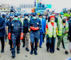 Sanwo-Olu takes clean-up campaign to streets, restores sanitation exercise