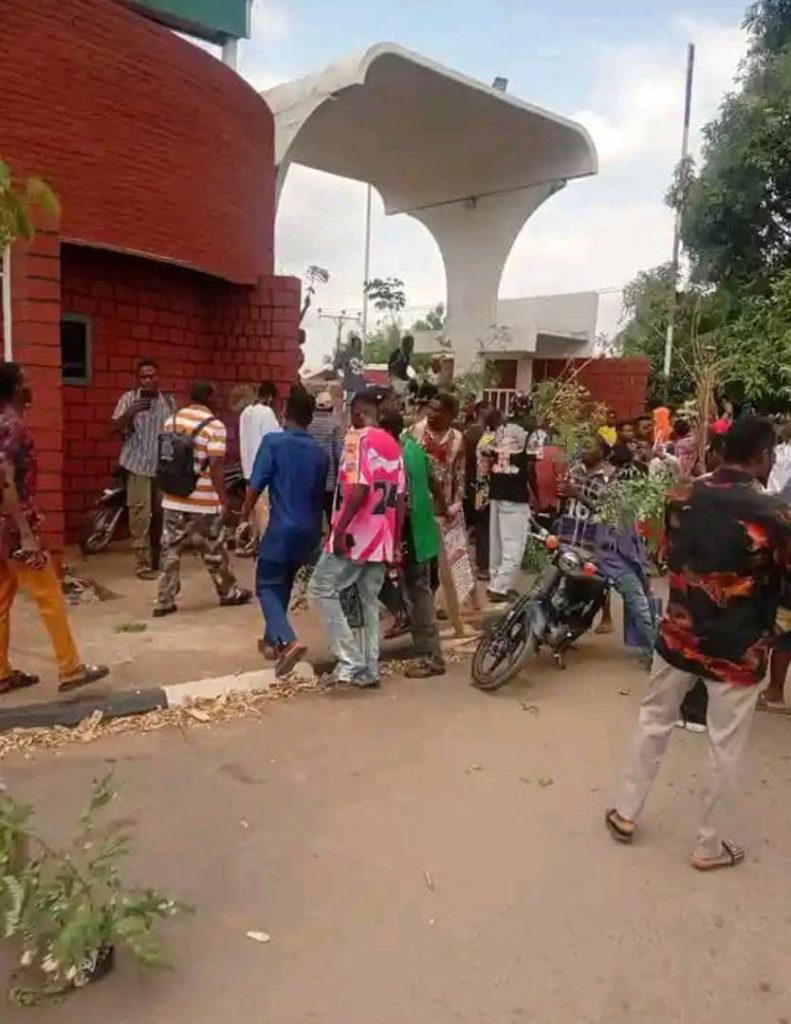 JoSTUM students block campus gate over alleged NELFUND non-payment JoSTUM students block campus gate over alleged NELFUND non-payment