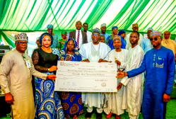 Gov AbdulRazaq flags-off distribution of N350m ACReSAL interest free loans for Kwarans