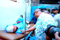Gov. Mutfwang visits injured Angwan Rukuba victims at JUTH