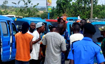 Fuel price hike : Osogbo mini-bus drivers protest, demand fare increase