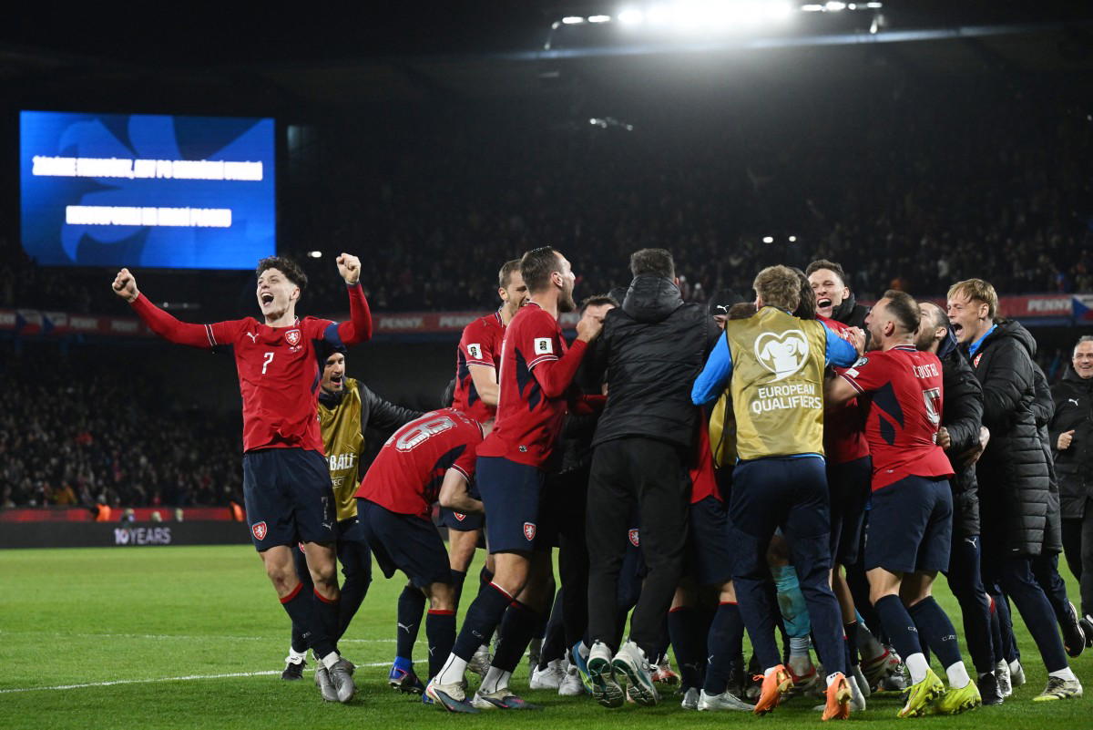 Czech Republic beat Denmark on penalties to reach World Cup