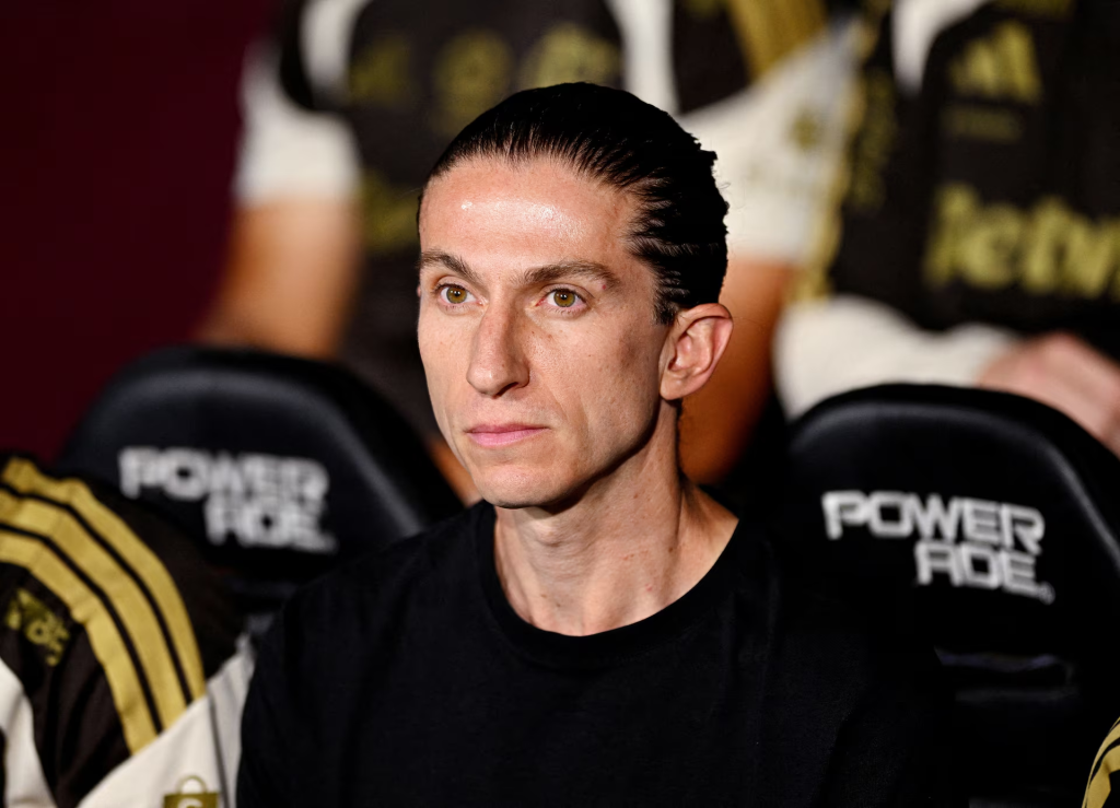 Brazil’s Flamengo sack coach Filipe Luis despite 8-0 win