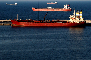 Iran Guards say will block oil exports as long as war continues