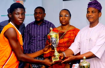 Student-athletes receive N50m scholarship from Unique Open University 