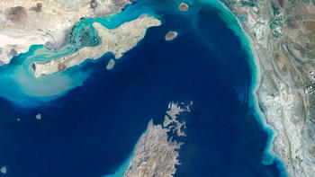 Iran says final deal still far off as Strait of Hormuz remains closed
