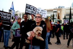 ‘Don’t bomb’ – Israelis call for ending Iran war