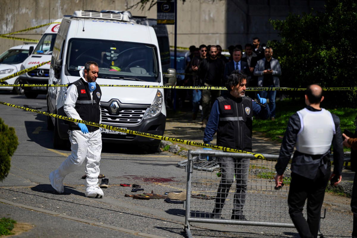 Gunman killed, 2 wounded in shootout outside Israel’s Istanbul consulate