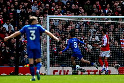 Arsenal stumble in title race with 2–1 loss to Bournemouth