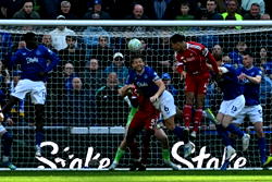 Van Dijk nets stoppage-time winner as Liverpool snatch 2–1 win over Everton