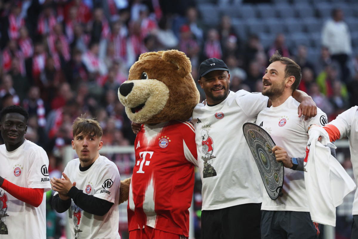 Bayern Munich sink Stuttgart to lift 35th Bundesliga title