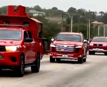 Video: Fire Service C-G returns to home state for ‘royal blessing’ in convoy