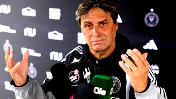 Longtime Messi friend Hoyos unveiled as Inter Miami coach