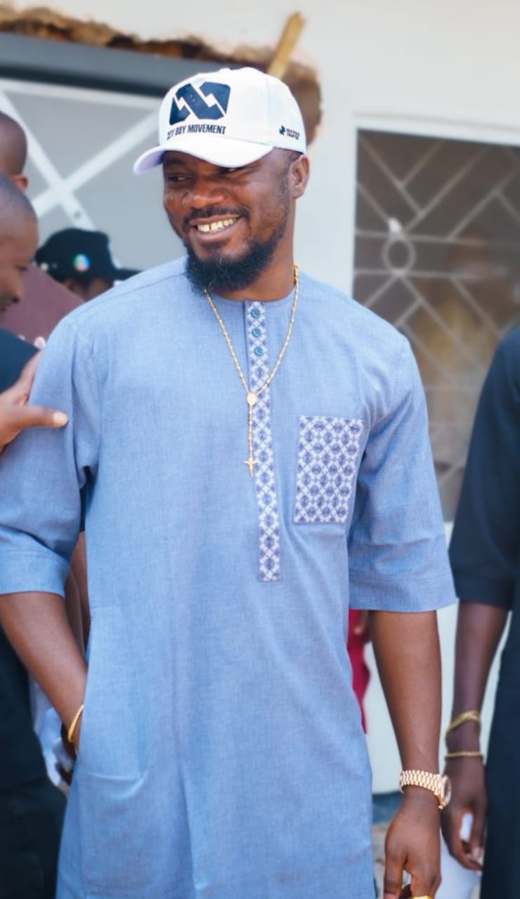 Iluore felicitates constituents at Easter, disburses cash gifts