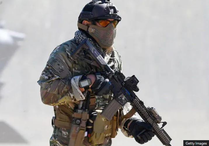 ‘Hide, find water’: Ex-airmen detail how to survive being shot down