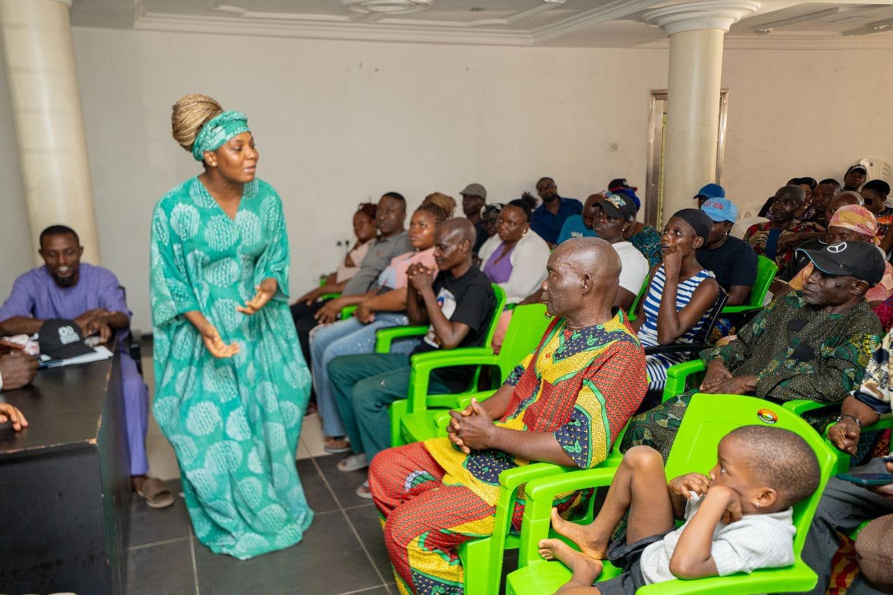 APC aspirant, Iziegbeuwa tours Edo State wards