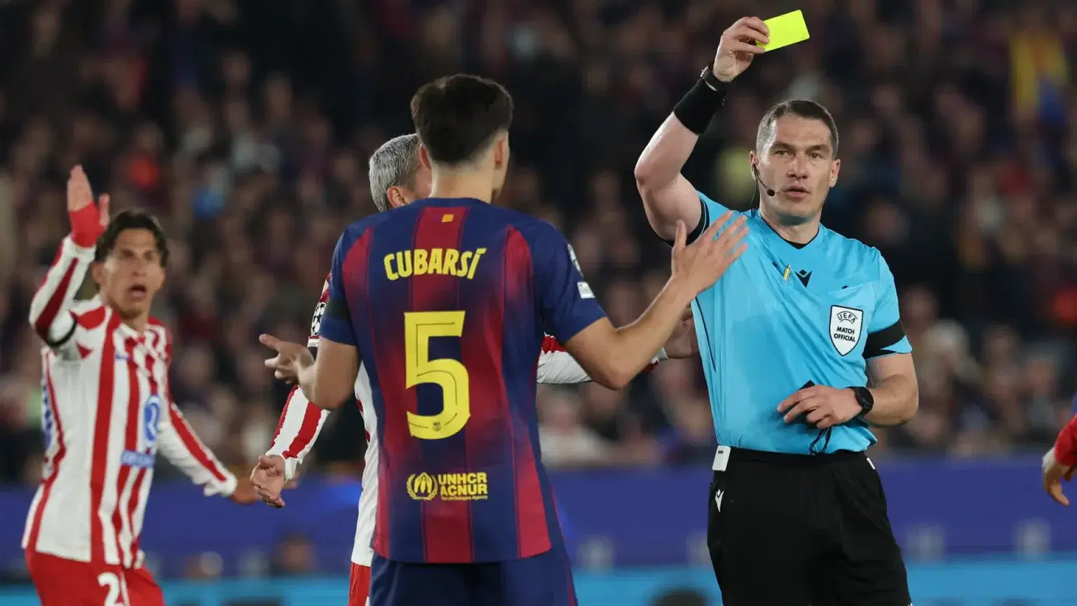 UEFA écarte un arbitre après une décision controversée lors de la défaite de Barcelone en Ligue des champions contre l'Atletico
