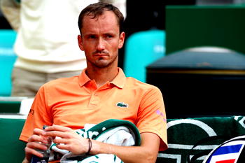 Medvedev thrashed 6-0, 6-0 by Berrettini in Monte Carlo