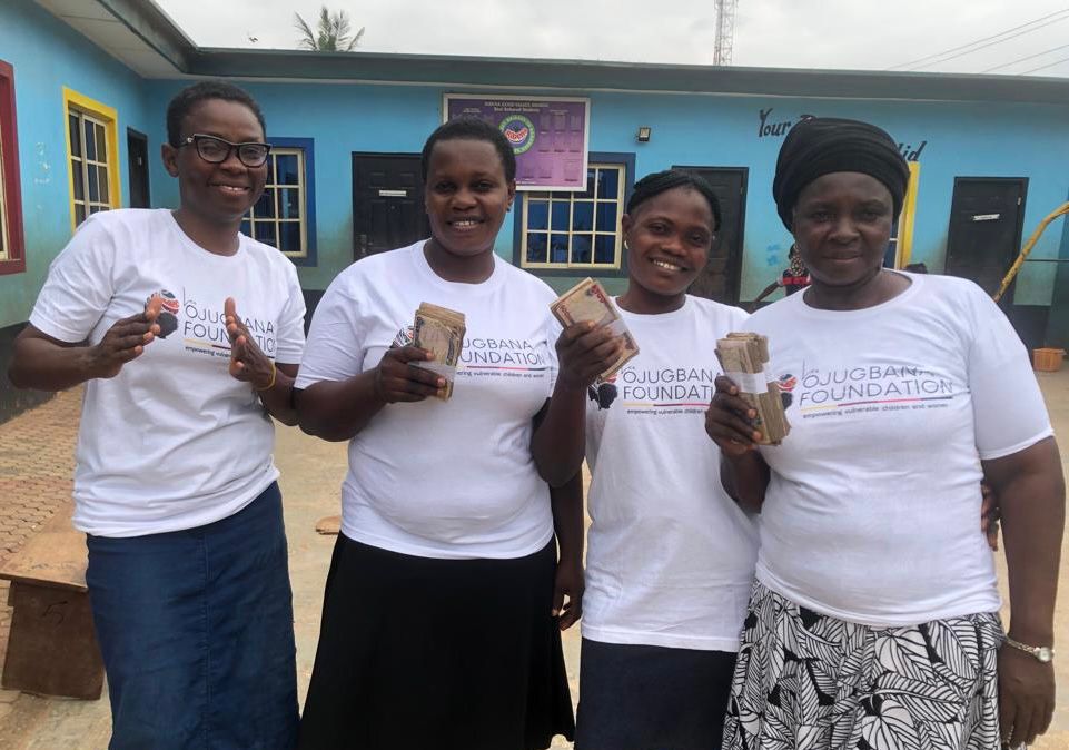 Olowoyeye-Taiwo(left) with some recipients of the Les Ojugbana Foundation, women’s empowerment fund