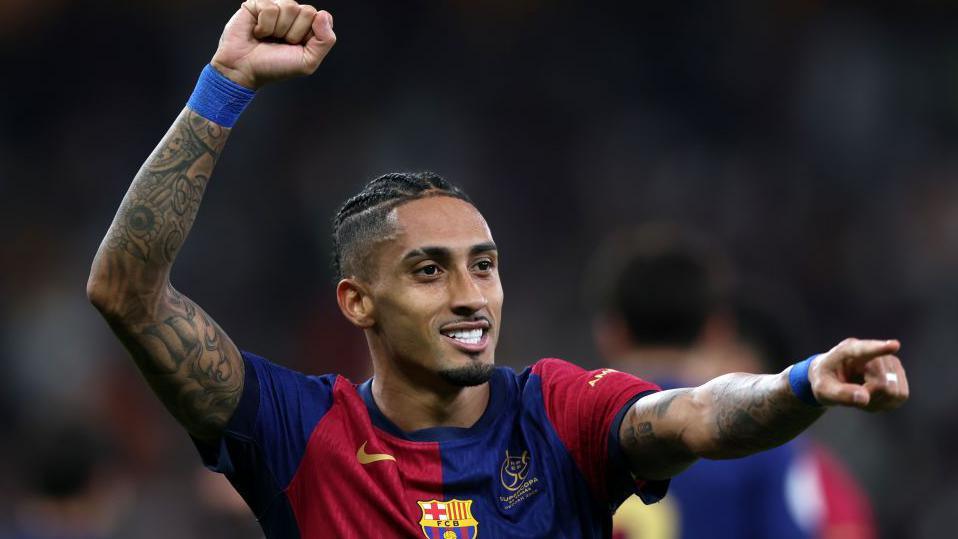 Raphinha says sorry for making insulting motion towards Atlético supporters