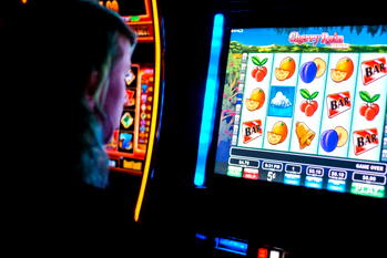 Classic slot themes that never go out of style at Royal Sea Casino