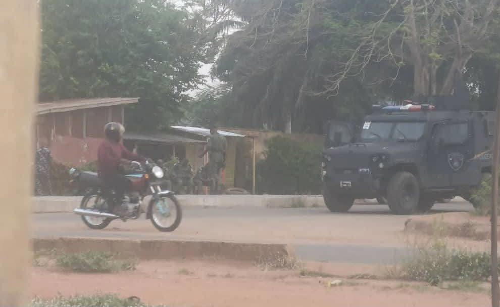 Law enforcement surrounds former governor's Ijebu-Ode home, brings rally to a halt