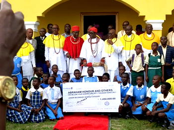‘Education is not a scam’, says Udu monarch, as he awards scholarship 