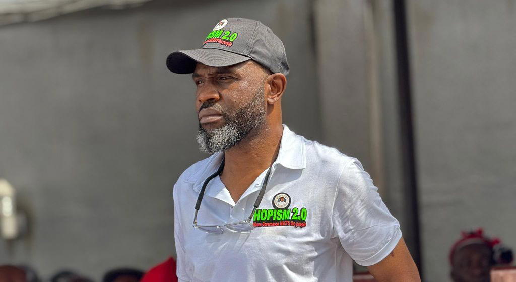 Billionaire businessman Mike Ikoku empowers 1000 Imolites, praises Uzodinma