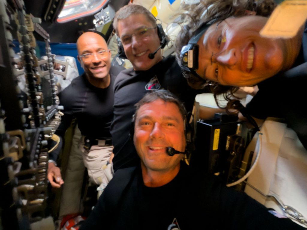 Artemis and ISS astronauts share celestial call
