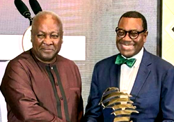 Adesina dedicates African Lifetime Achievement Award to Nigeria, continent