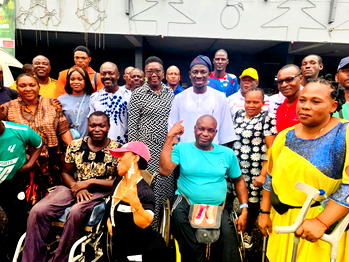 Onos Oborevwori visits paralympic athlete, meets Delta Para-Sports Team in Lagos