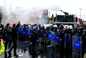 Turkish police fire tear gas, arrest dozens at May Day rallies