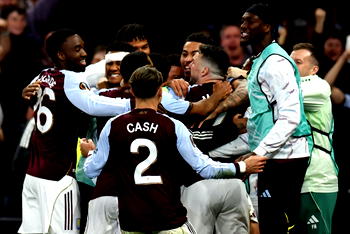 Aston Villa crush Nottingham Forest to reach Europa League final