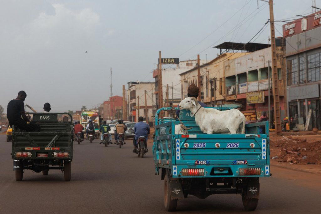 No way home for Eid as jihadists cut off Mali capital