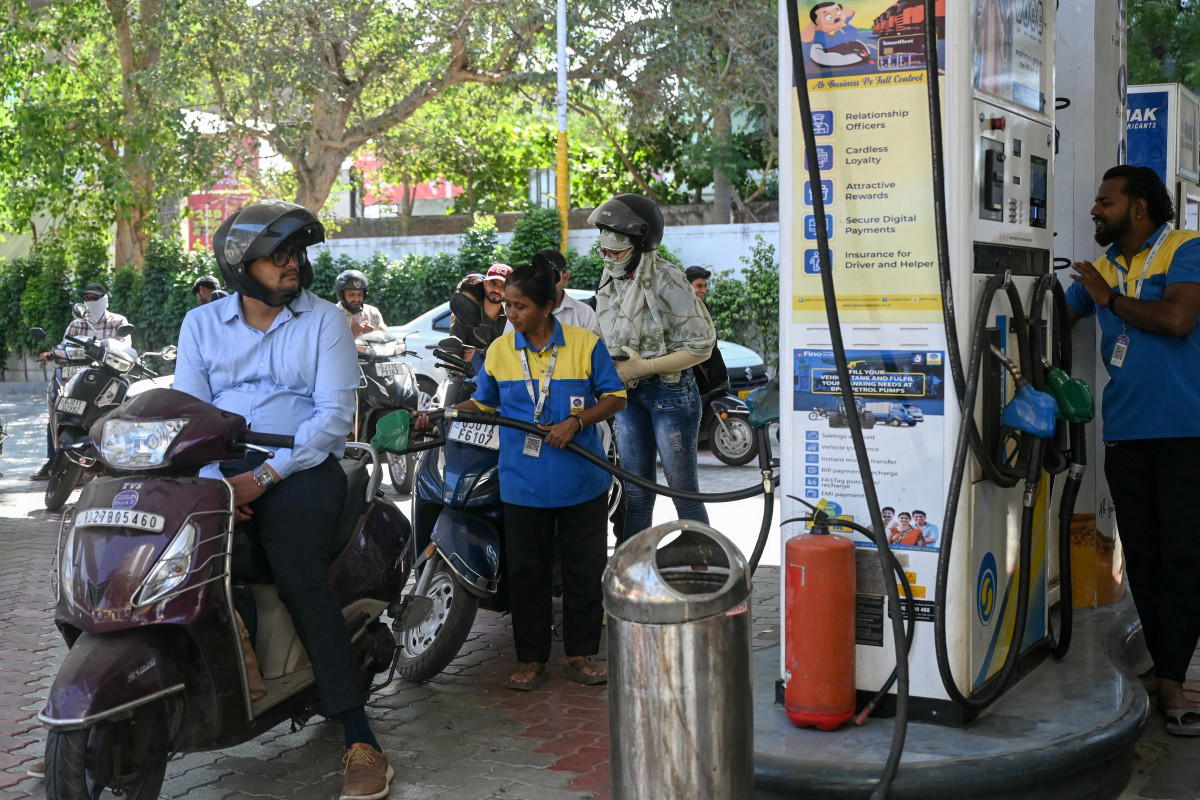 L'Inde augmente les prix du carburant alors que la guerre au Moyen-Orient pèse sur les approvisionnements