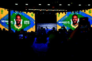 Neymar included in Brazil World Cup squad