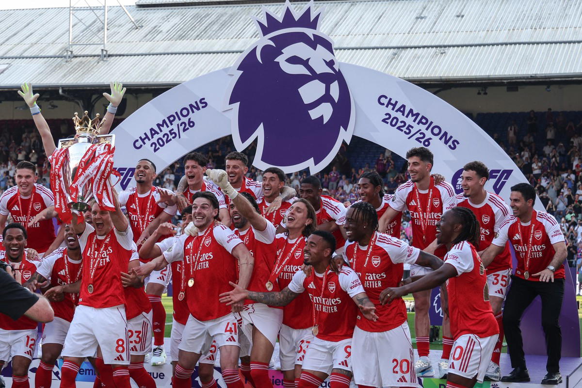 Photos: Arsenal lift Premier League trophy after 22 years